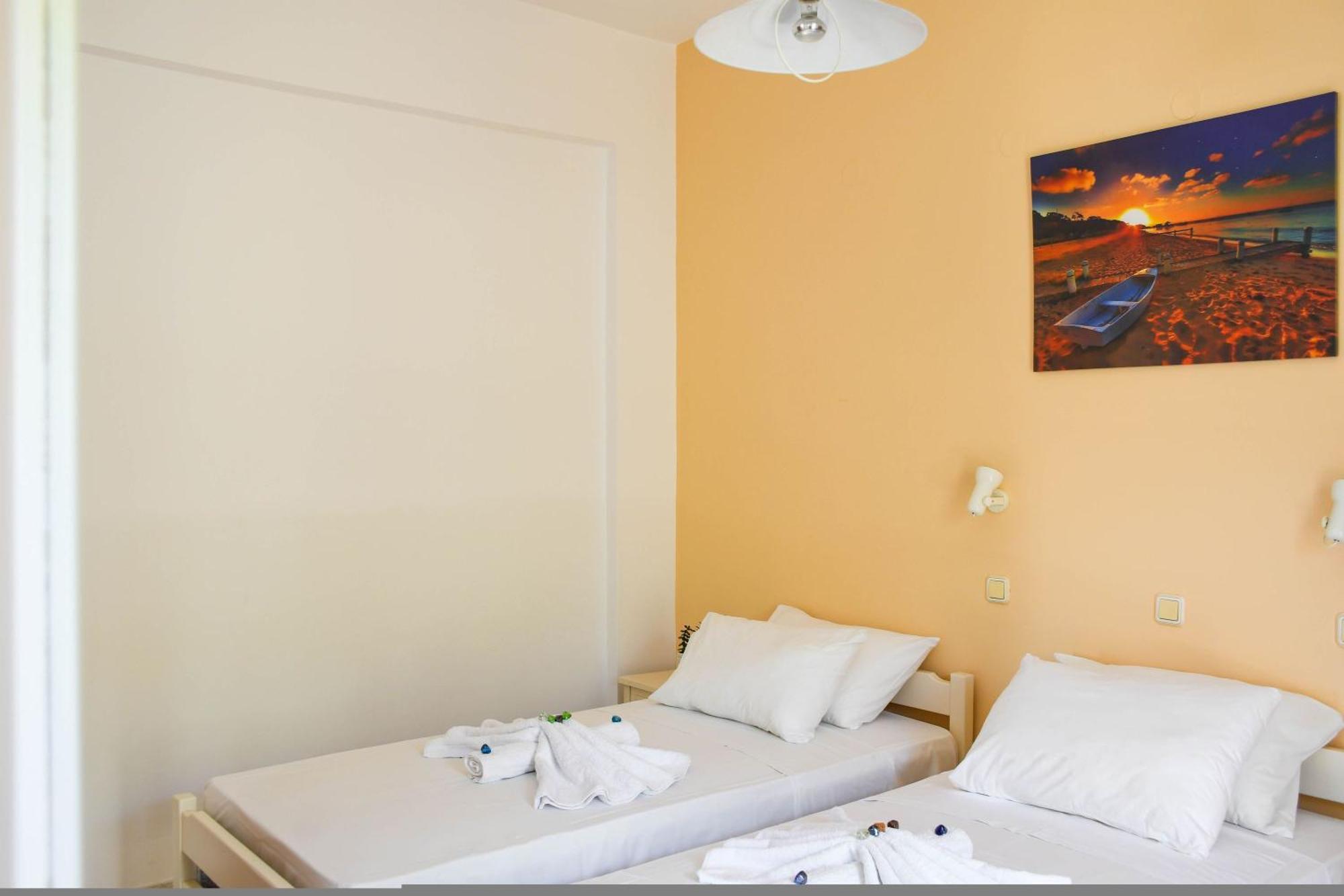 Litinas Apartments With Pool Agia Marina Exteriör bild