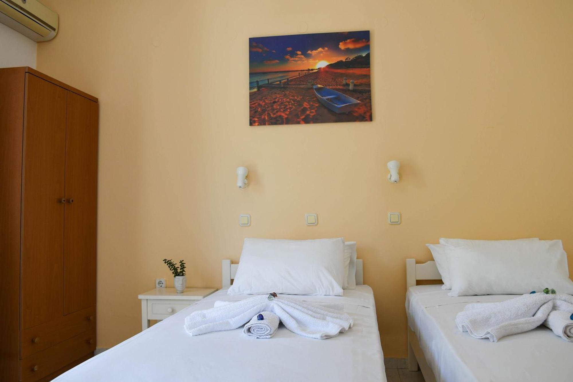Litinas Apartments With Pool Agia Marina Exteriör bild