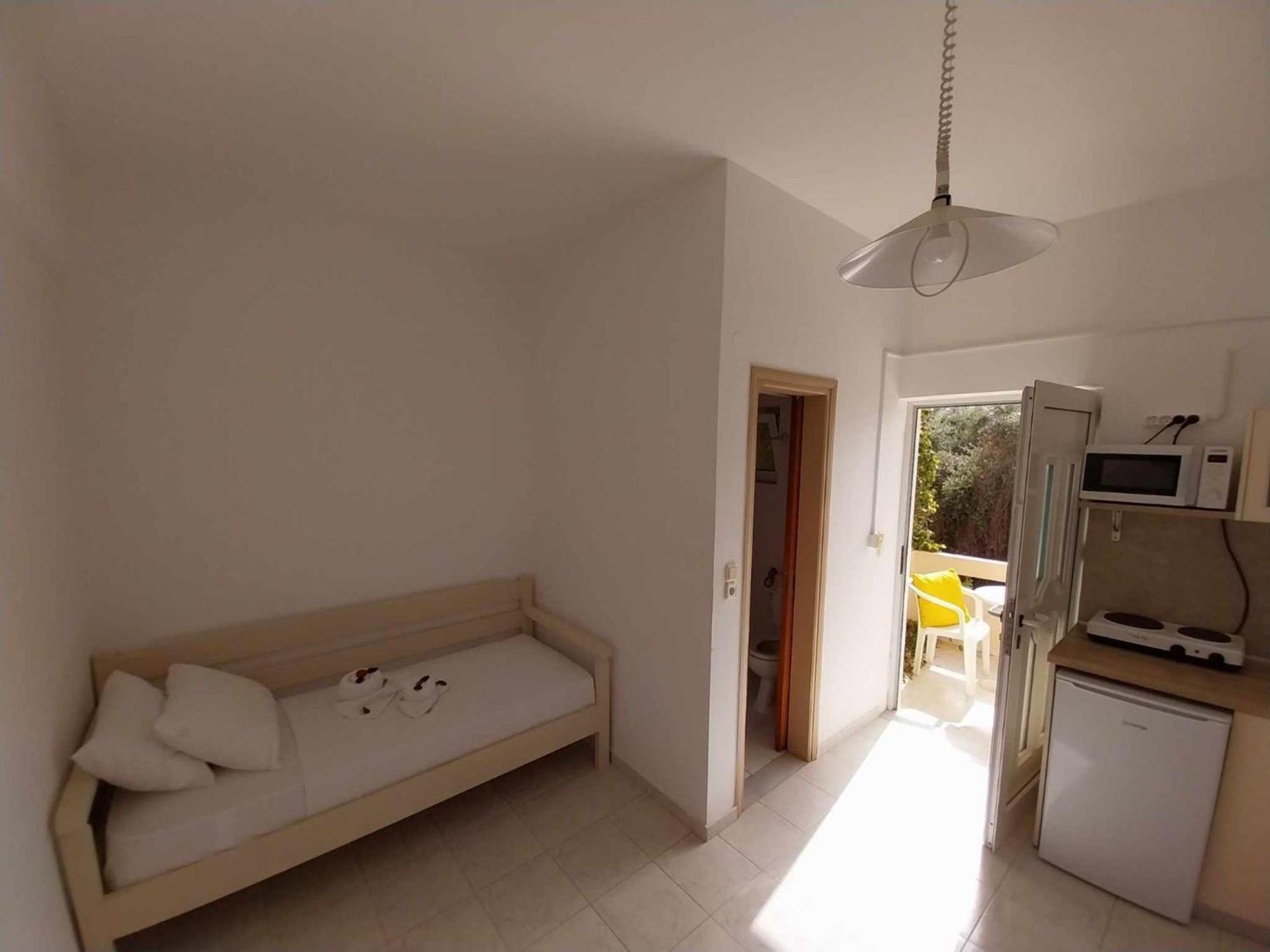 Litinas Apartments With Pool Agia Marina Exteriör bild
