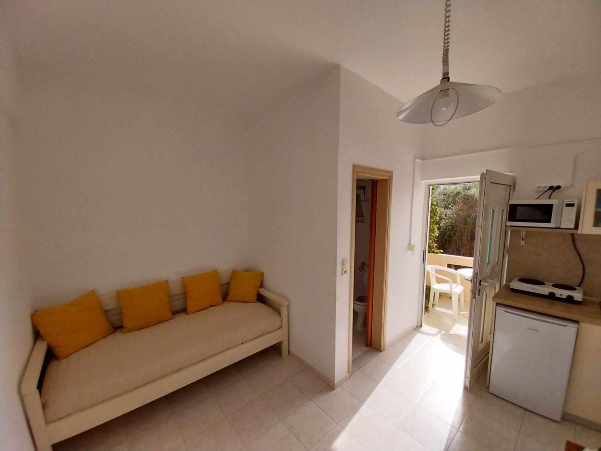Litinas Apartments With Pool Agia Marina Exteriör bild