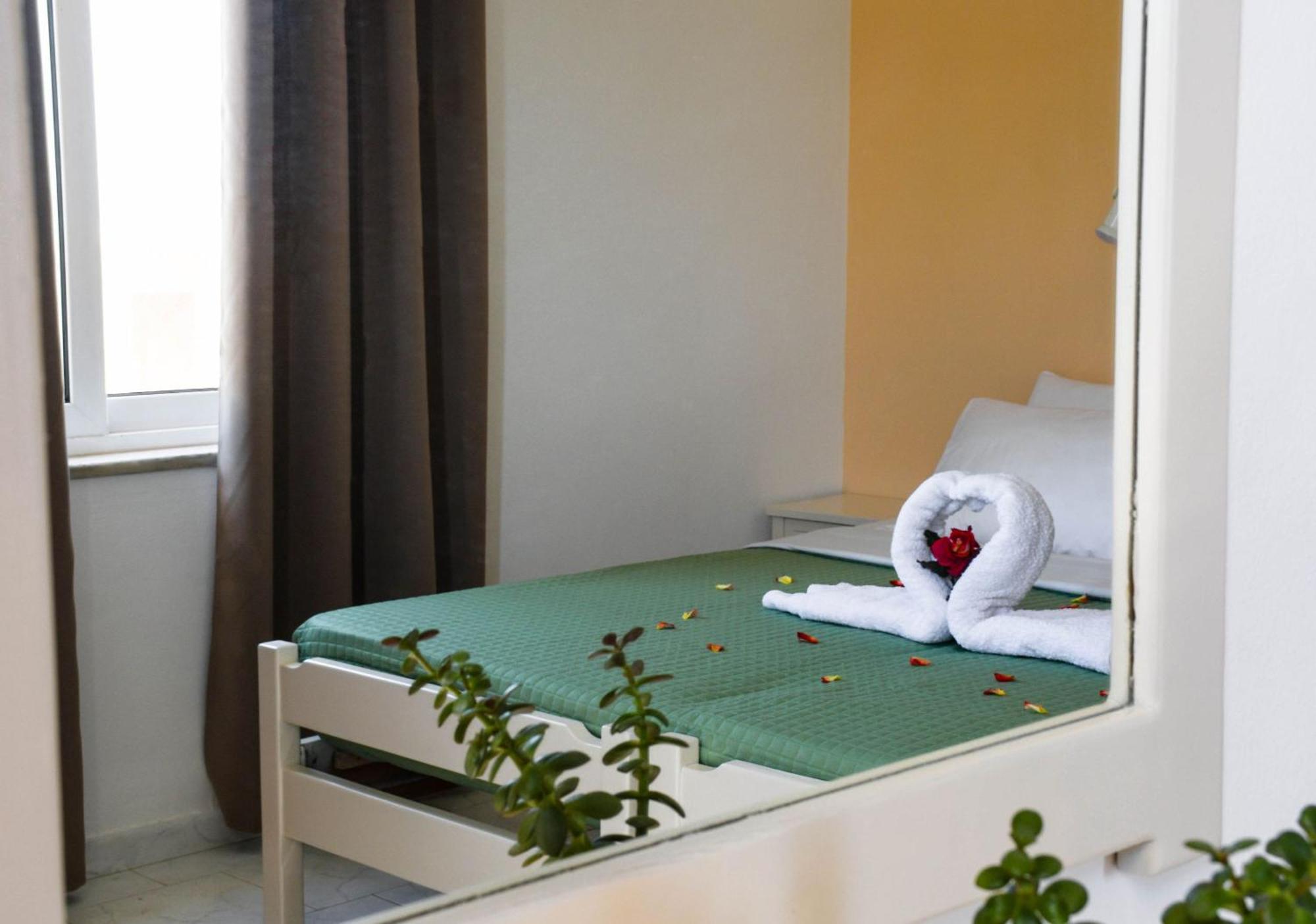 Litinas Apartments With Pool Agia Marina Exteriör bild