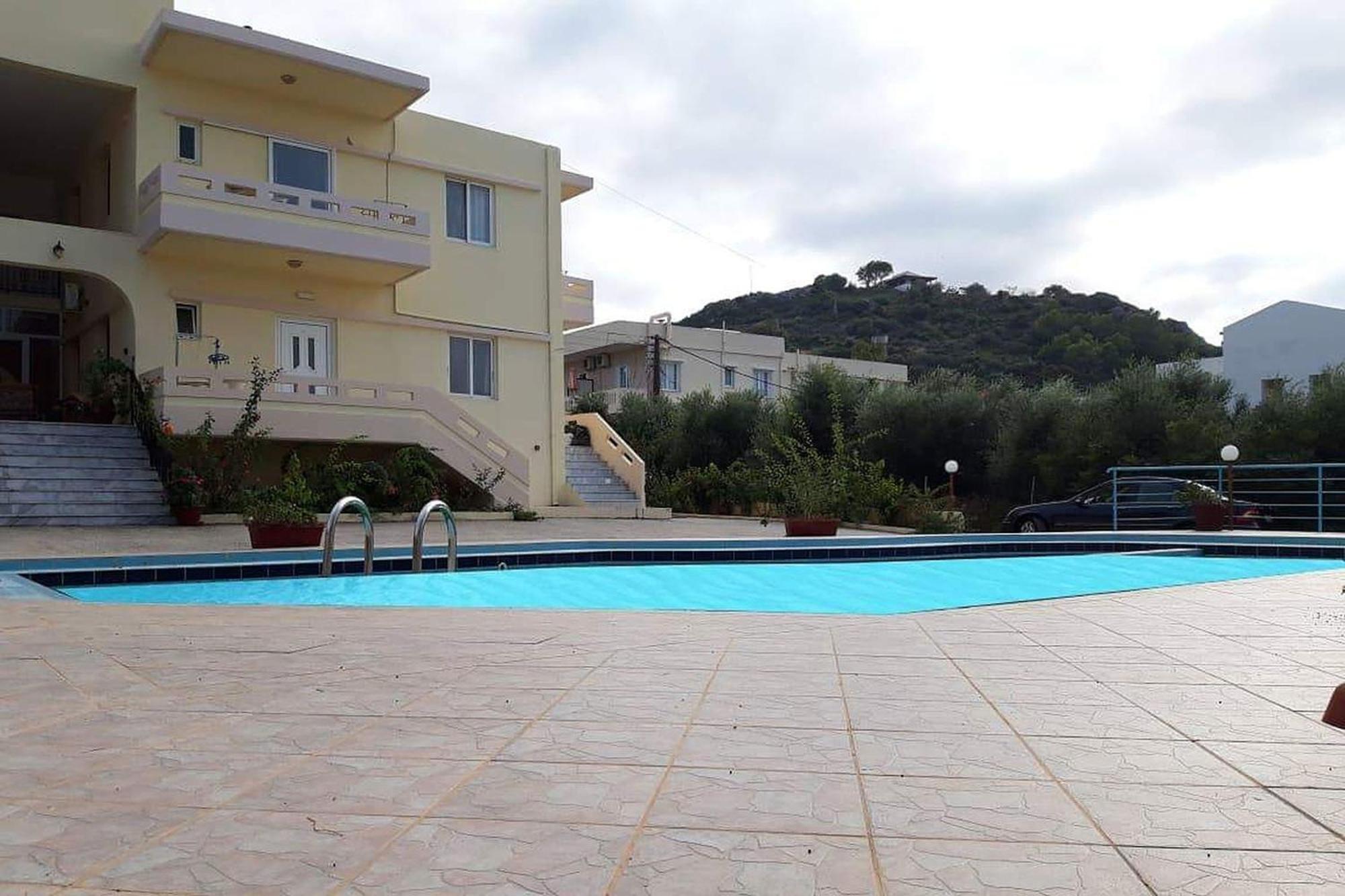 Litinas Apartments With Pool Agia Marina Exteriör bild